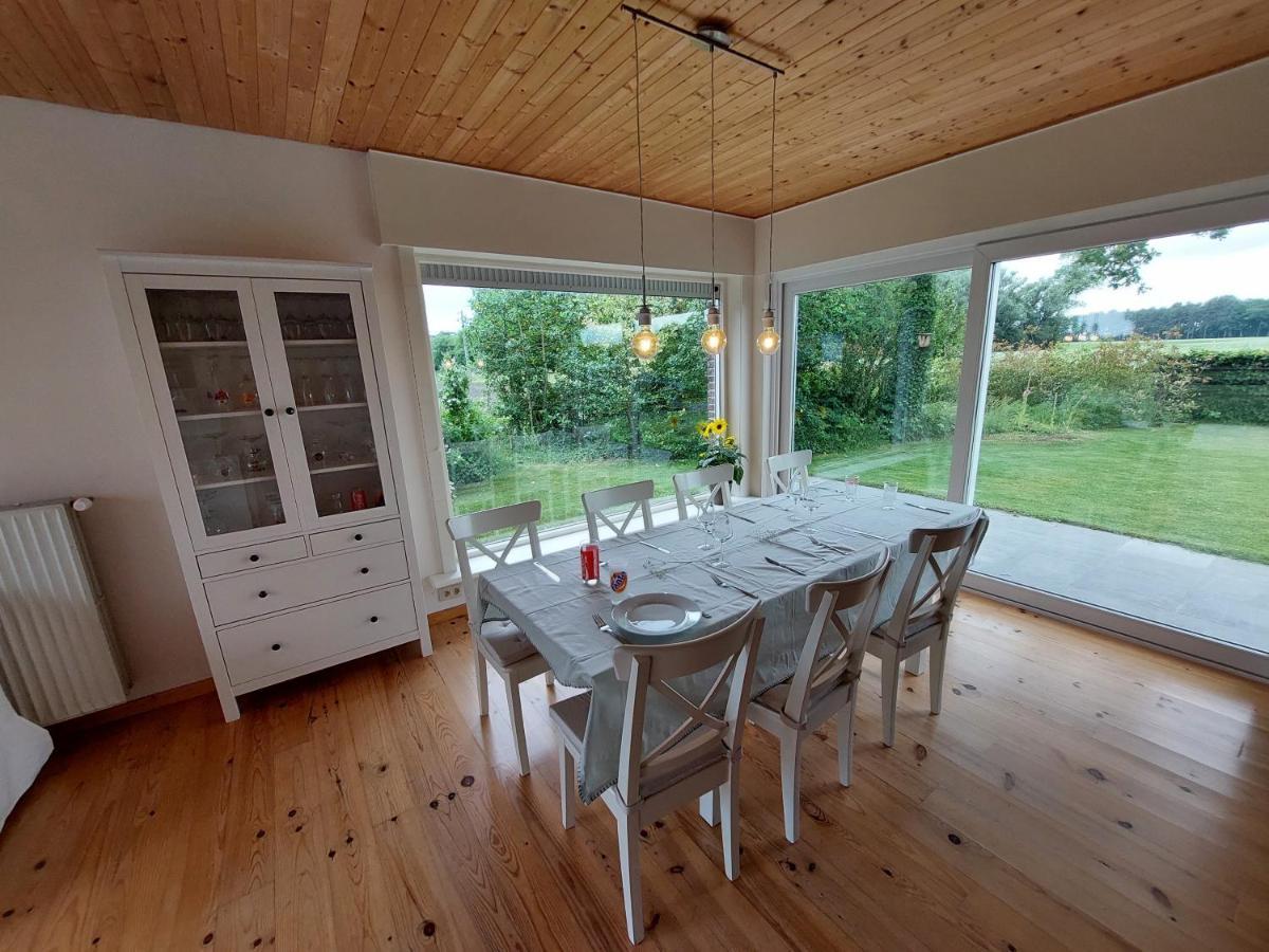 Vakantiewoning Met Permanent Verwarmd Zwembad En Sauna Koekelare 외부 사진