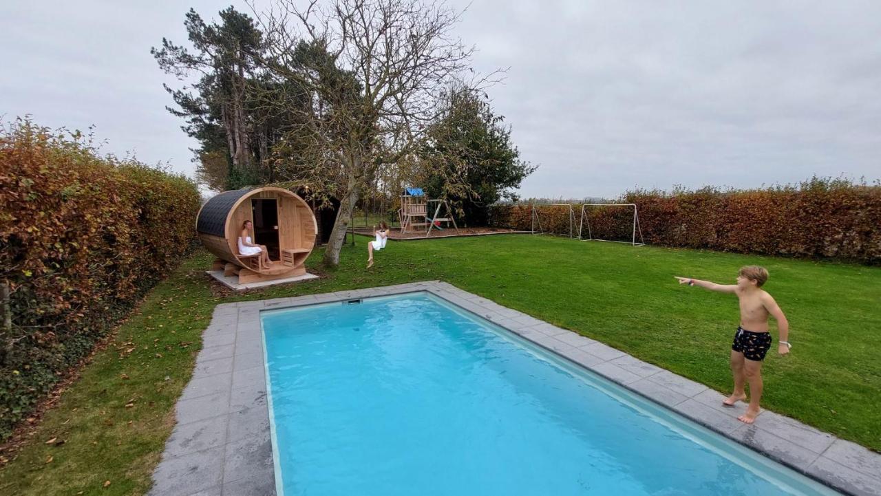 Vakantiewoning Met Permanent Verwarmd Zwembad En Sauna Koekelare 외부 사진